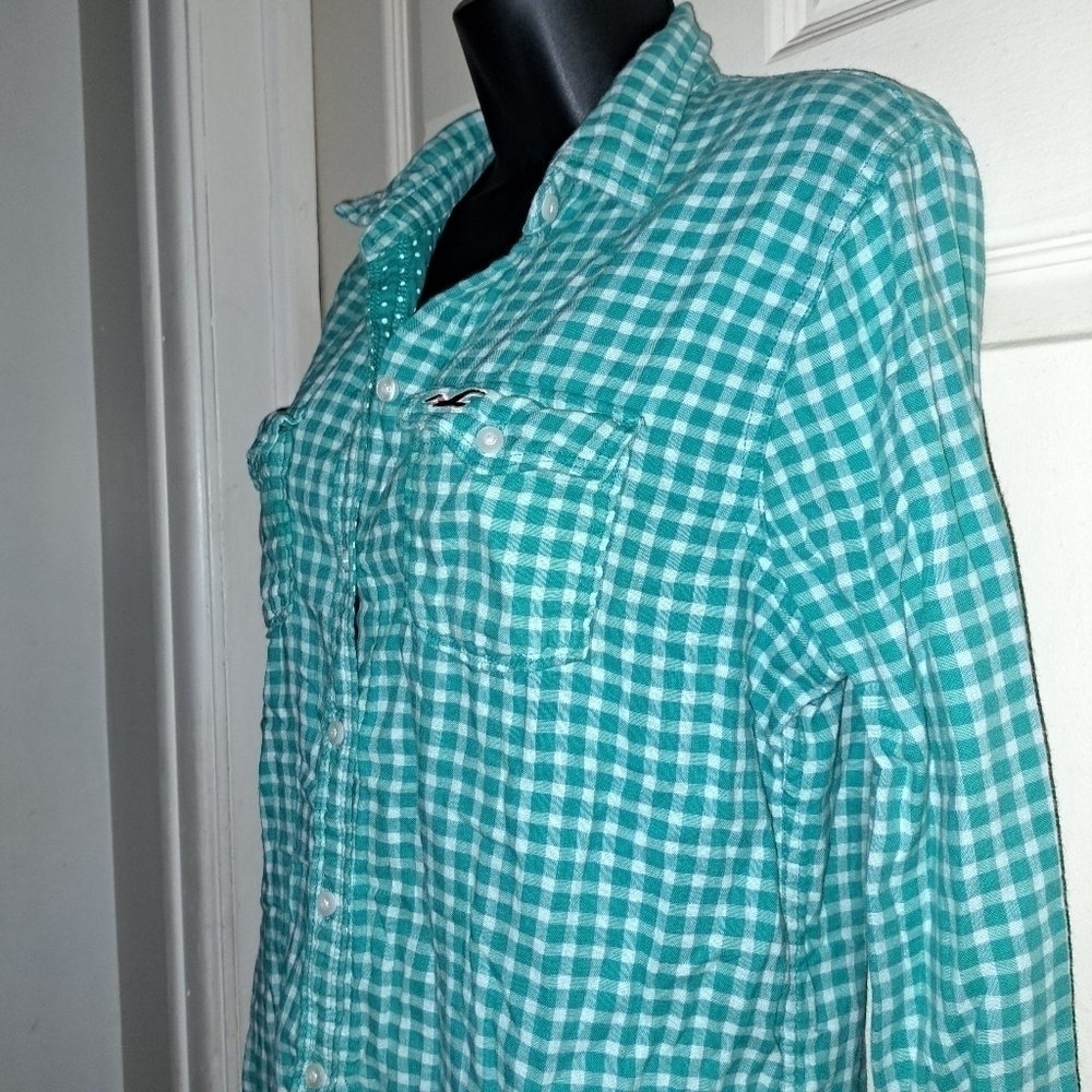 Hollister button Down Blouse size medium - Picture 3 of 6